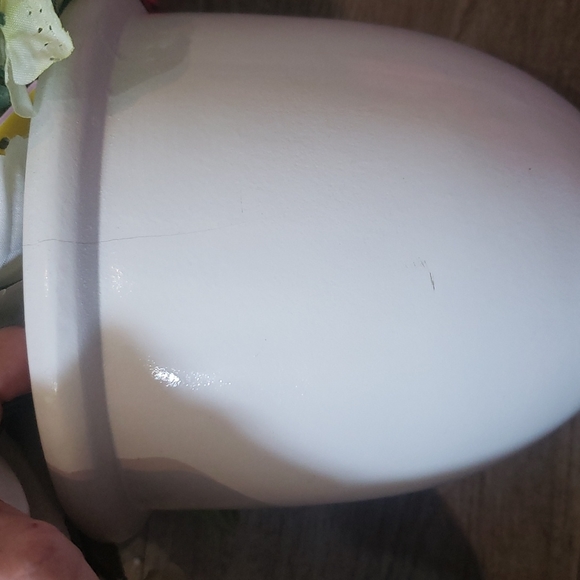 Bouquet in Beautiful Ceramic White Vase - Picture 5 of 6